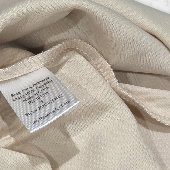 Charlotte Russe Short Sleeve Cream and Red Dress Size Small (S) C1 - Picture 3 of 9